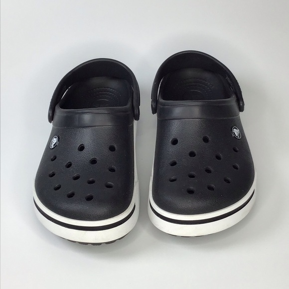CROCS Crocband Clog in Black Size 7. - Picture 2 of 8